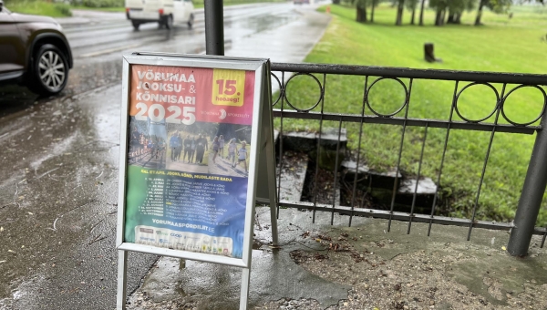 Populaarse spordisarja reklaamtahvlid on vandaalide huviorbiiti sattunud